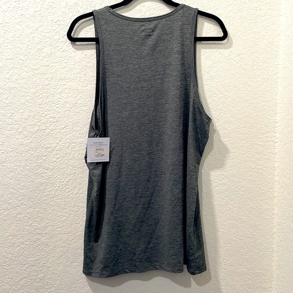 Barry’s Fit | Basic OC Tank - Picture 2 of 6